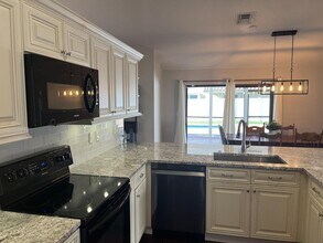 6027 Sunberry Cir in Boynton Beach, FL - Building Photo - Building Photo