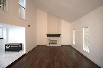 2805 Meadow Park Dr in Garland, TX - Building Photo - Building Photo
