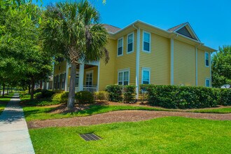 Magnolia Downs in Charleston, SC - Building Photo - Building Photo