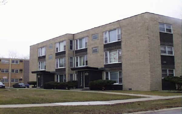 14133 S School St in Riverdale, IL - Building Photo