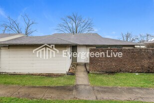 5636 Troy Villa Blvd in Huber Heights, OH - Building Photo