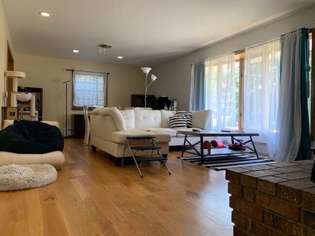 1738 Westhaven Dr in Champaign, IL - Building Photo - Building Photo