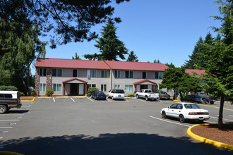 Carriage Apartments in Salem, OR - Building Photo - Building Photo