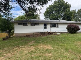 301 Viking Pl in Liverpool, NY - Building Photo