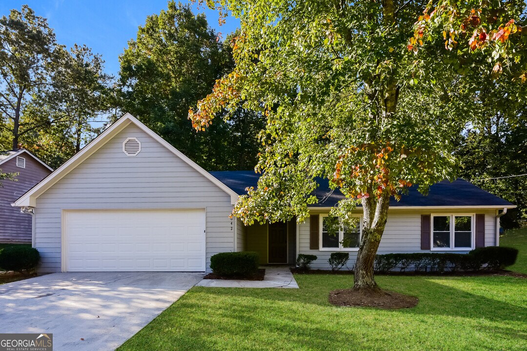 1642 Sugarmaple Dr SW in Conyers, GA - Building Photo