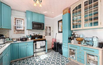 5734 Woodbine Ave in Philadelphia, PA - Building Photo - Building Photo