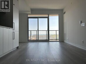 285 Dufferin St in Toronto, ON - Building Photo - Building Photo