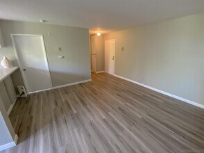 6930 Hyde Park Dr-Unit -304 in San Diego, CA - Building Photo - Building Photo