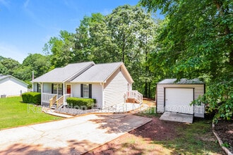 210 Prestigious Pl in Senoia, GA - Foto de edificio - Building Photo