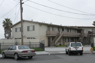 711 Pardee Ct in Hayward, CA - Foto de edificio - Building Photo