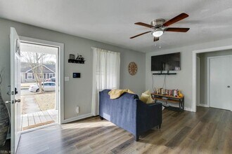 3668 Hyde Cir, Unit 1202 in Norfolk, VA - Building Photo - Building Photo