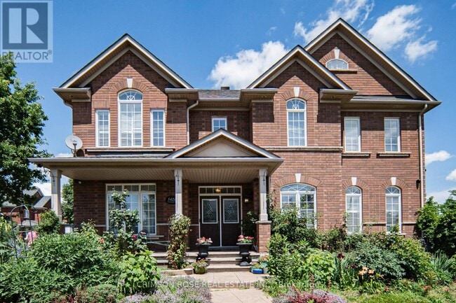 5420 Valleyhigh Dr in Burlington, ON - Building Photo - Building Photo