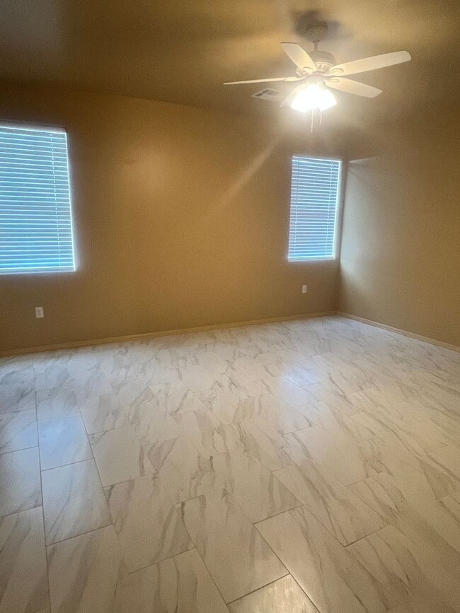 18 Running Indian Dr in Alamogordo, NM - Building Photo - Building Photo