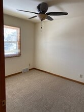 4915 Gordon Ave in Monona, WI - Foto de edificio - Building Photo