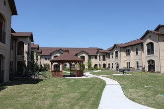 Fairways At Sammons Park in Temple, TX - Building Photo - Building Photo