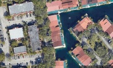 15315 Loch Isle Dr W in Miami Lakes, FL - Building Photo - Building Photo