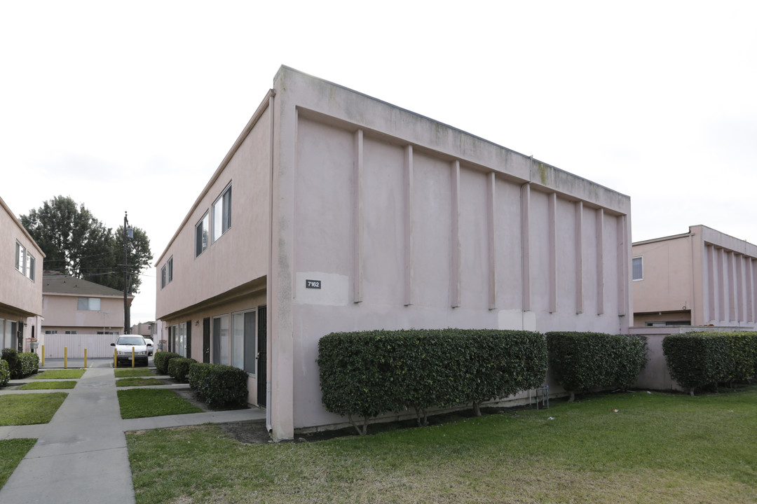 7162 Main St in Westminster, CA - Building Photo