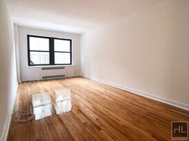 EAST 55 STREET in New York, NY - Building Photo