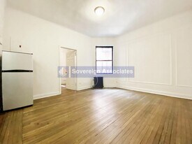 45 Tiemann Pl in New York, NY - Building Photo