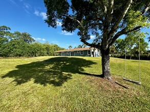 16356 Grand National Dr E in Loxahatchee, FL - Building Photo - Building Photo