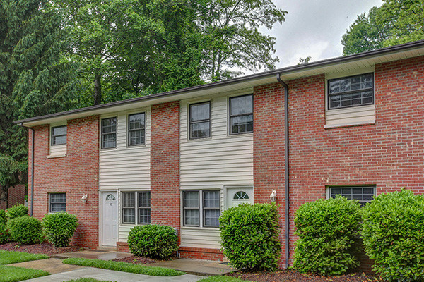 Canterbury Heights in Asheville, NC - Foto de edificio - Other