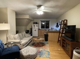 16 Winter St, Unit 3 Apartamentos