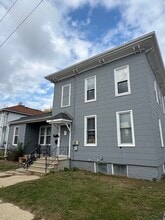 904 46th St, Unit Lower in Kenosha, WI - Building Photo - Building Photo