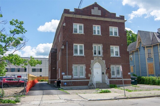 30 Fayette St in Binghamton, NY - Foto de edificio - Building Photo