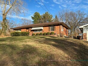 230 Georgia Ave in Ferguson, MO - Building Photo - Building Photo