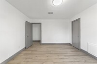 9750 Guest St photo'