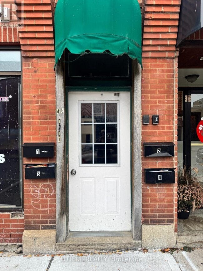 property at 6 Russell St E