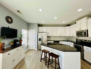 876 Queen City Cres in Apex, NC - Building Photo - Building Photo