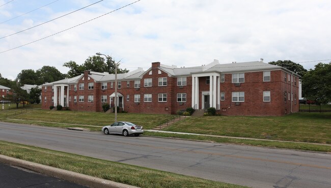 Greenleaf Apartments in Kansas City, MO - Building Photo - Building Photo