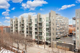 CA on Adams in Chicago, IL - Building Photo - Building Photo