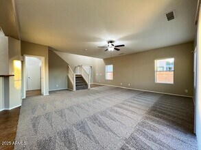 33578 N Sandstone Dr in San Tan Valley, AZ - Building Photo - Building Photo