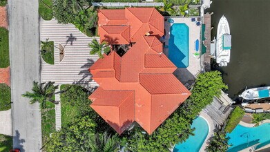 4830 NE 28th Ave in Lighthouse Point, FL - Building Photo - Building Photo