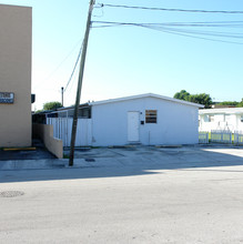 10721-10729 SW 4th St in Miami, FL - Building Photo - Building Photo