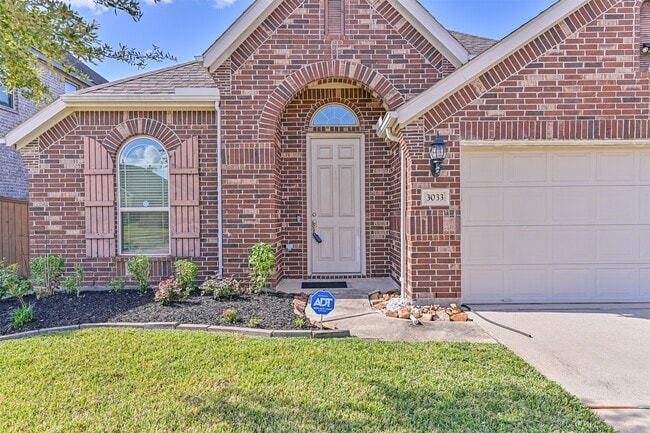 3033 Broadhaven Dr in Texas City, TX - Building Photo - Building Photo