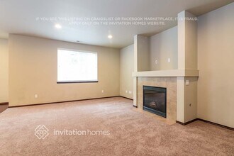 27719 242nd Pl SE in Maple Valley, WA - Foto de edificio - Building Photo