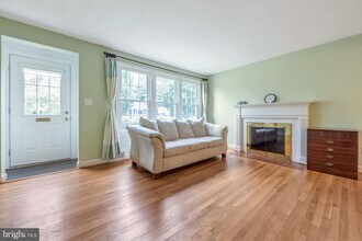 6116 Swansea St in Bethesda, MD - Building Photo - Building Photo