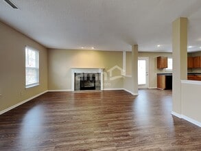 13426 Allegiance Dr in Fishers, IN - Foto de edificio - Building Photo