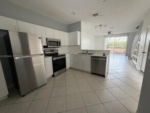 3852 San Simeon Cir in Weston, FL - Building Photo - Building Photo