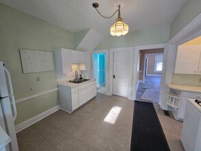 361 W Chestnut St in Burlington, WI - Building Photo - Building Photo