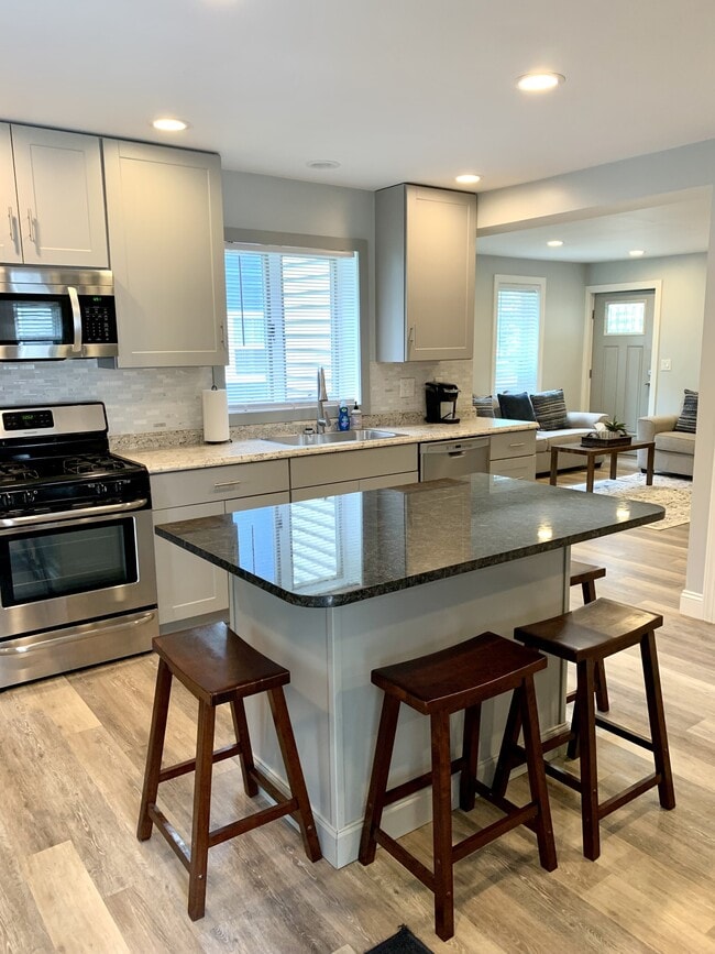 20 Hickok Ave, Unit 1