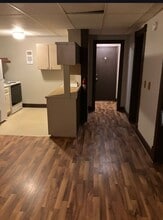 144 Kentucky St. in Saint Croix Falls, WI - Foto de edificio - Building Photo