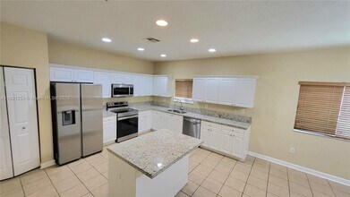 9409 SW 225th St in Cutler Bay, FL - Building Photo - Building Photo