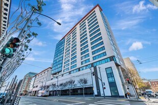 250 King St in San Francisco, CA - Building Photo