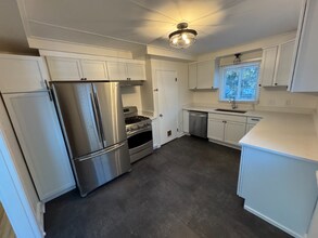 8701 Brookville Rd in Plymouth, MI - Building Photo - Building Photo