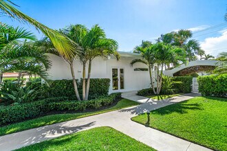 1212 Hillsboro Mile in Hillsboro Beach, FL - Building Photo - Building Photo