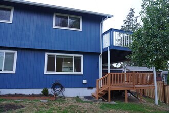 5635 N 49th St in Ruston, WA - Building Photo - Building Photo